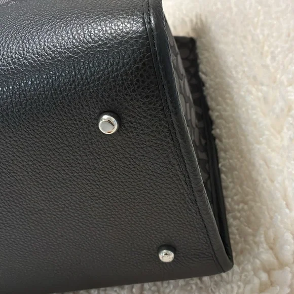 Coach Dempsey 40 Black and Gray Signature Tote and Pouch Set NWOT - Picture 4 of 12